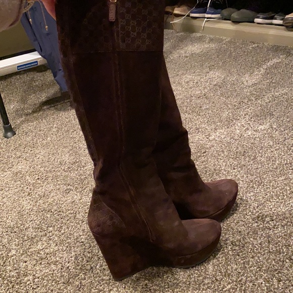 Gorgeous Gucci Brown Suede Boots Size 39 (8.5) - Picture 4 of 9